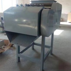 Machine à  décortiquer des noix de cajou multifonctionnel