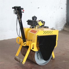 Compacteur de rouleau pour travaux