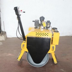 Compacteur de rouleau pour travaux