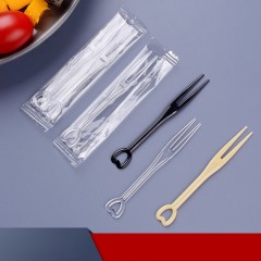 Fourchette jetable en plastique transparent en forme de cœur