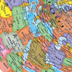 Globe entièrement en plastique 32cm large