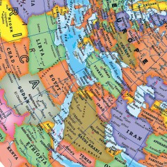 Globe terrestre  entièrement en plastique 720 degrés de rotation 25cm