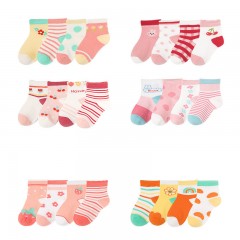 Set de 4 pièces de chaussettes pour enfants en coton peigné cartoon respirant mesh