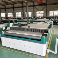 Machine de découpe de cuir de fourrure