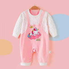 Combinaison bébé en coton doux et confortable avec bretelles