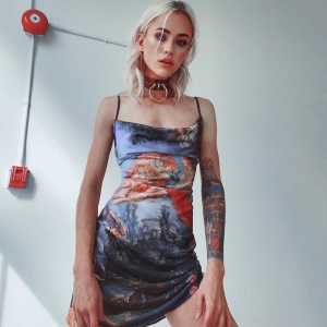 Robe à bretelles avec  dos nu