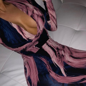 Robe à col V et à manches longues