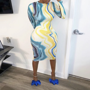 Robe longue à col rond et avec manches longues