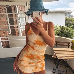 Robe moulante courte sexy avec dos ouvert