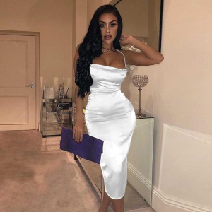 Robe moulante courte sexy avec dos ouvert