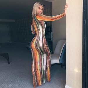 Robe longue avec longues manches
