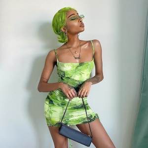 Robe moulante  courte  avec bretelles