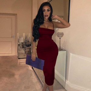 Robe moulante courte sexy avec dos ouvert