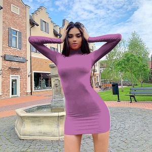 Robe courte moulante sexy avec manches longue et col roulé