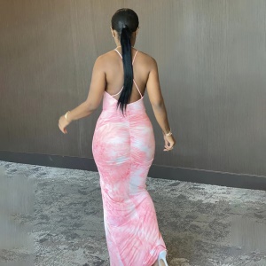 Robe longue avec fente et col en V