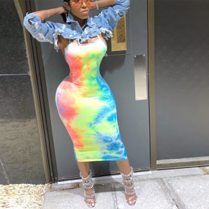 Robe colorée à dos ouvert