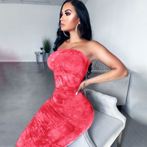 Robe longue avec poitrine enveloppée