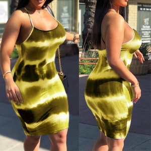 Robe moulante teinte à bretelles