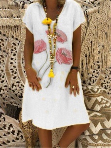 Robe  ample à manches courtes avec col  V
