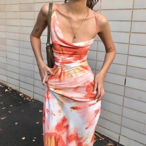 Robe à bretelles avec dos nu