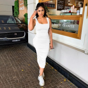 Robe longue moulante sans fente bas froncé