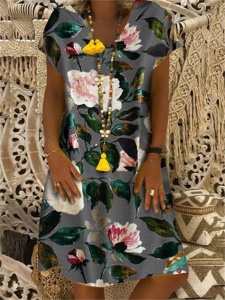 Robe  ample à manches courtes avec col  V