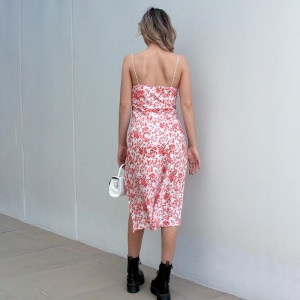 Robe fleurie avec fente