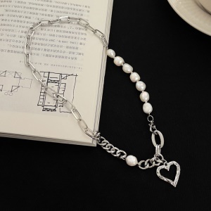 Chaine de perles pendentif en cœur