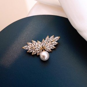 Broches