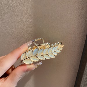 Pince à cheveux en forme de feuille