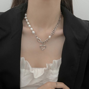 Chaine de perles pendentif en cœur