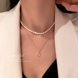 Collier et bracelet de perles