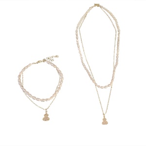Collier et bracelet de perles