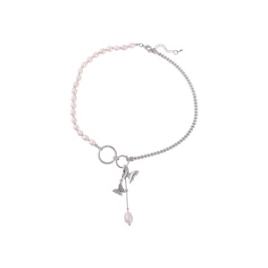 Collier de perles et chaine