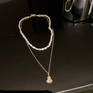 Collier et bracelet de perles