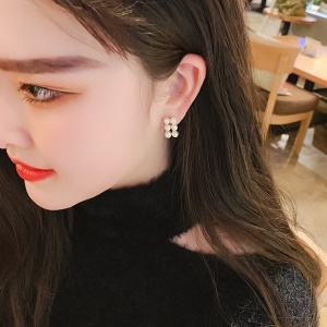 Boucles d'oreille à clou de perles