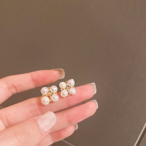 Clou d'oreille de perle