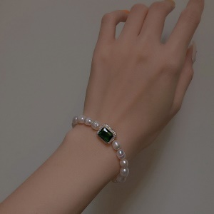 Collier/ Bracelet de perles