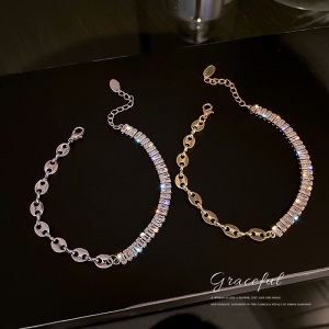 Bracelet en zircon avec ouverture réglable