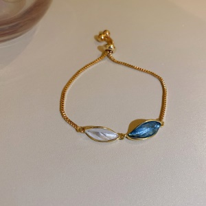 Parure bracelet-collier-boucle d'oreille-bague