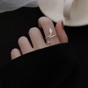 Bague ouverte en forme de serpent