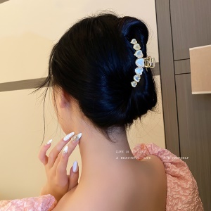 épingle à cheveux.
