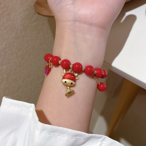 Bracelet a perle et pendentif animaux ferme
