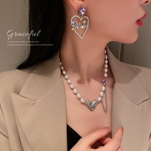 collier/bracelet/boucles d'oreilles