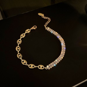 Bracelet en zircon avec ouverture réglable