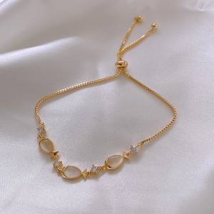 Bracelet doré ornement cristal