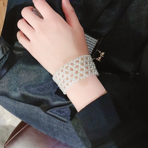 Bracelet en filet de perles
