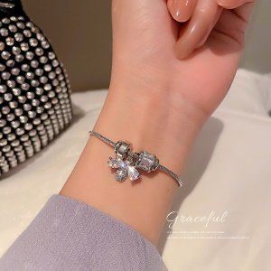 Bracelet zircon intégré