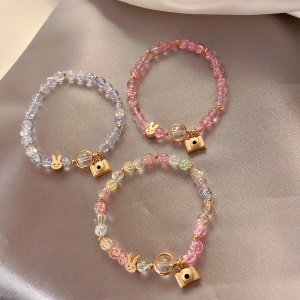 Bracelet fraise en cristal et perle