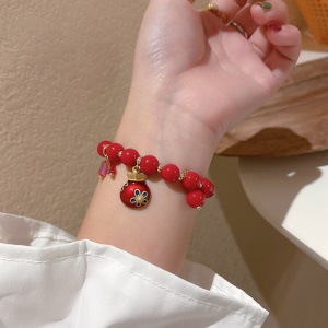 Bracelet a perle et pendentif animaux ferme
